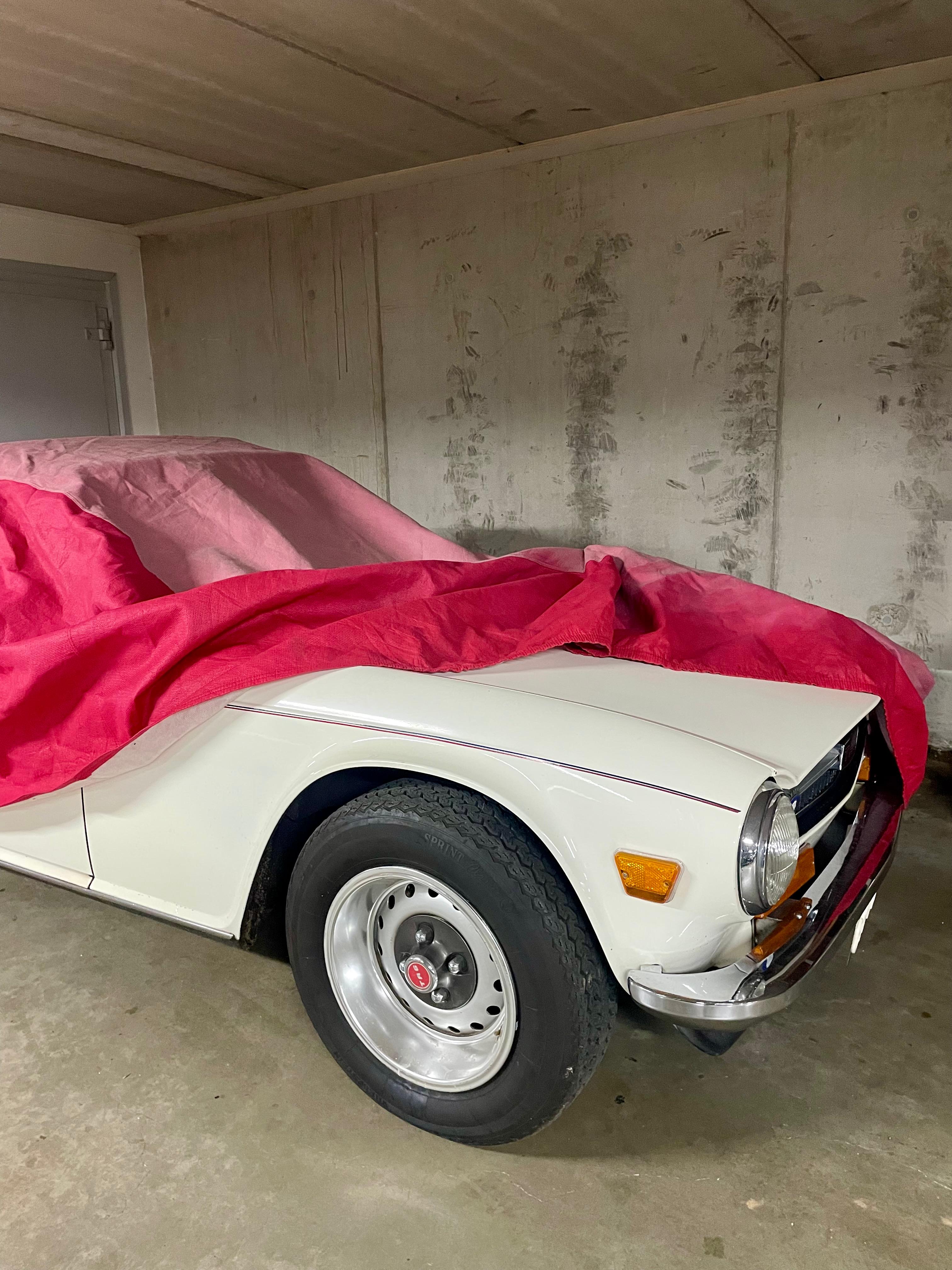 halve auto met hoes.jpeg