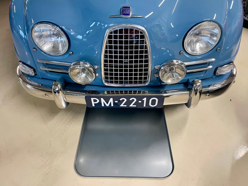 olielekbak saab.jpeg